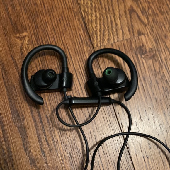 Taotronic wireless headphones- please read - Picture 3 of 4